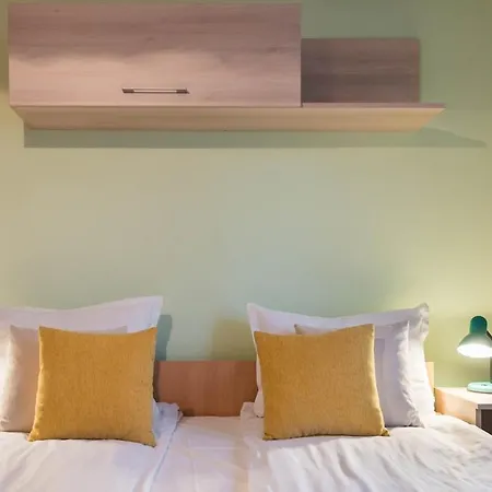 Calm Space In Center Apartment Warna