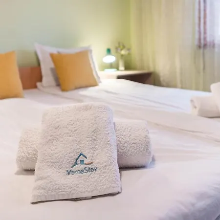 Calm Space In Center * Warna