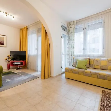 Apartment Calm Space In Center Warna