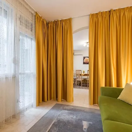 Calm Space In Center * Warna