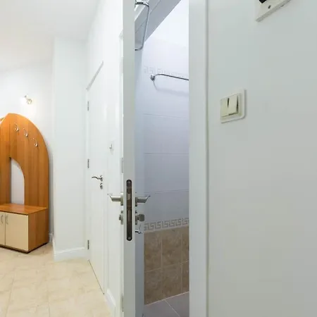 Calm Space In Center Apartment Varna