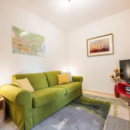 Bright And Relaxing Flat Near Sevastopol Apartment *