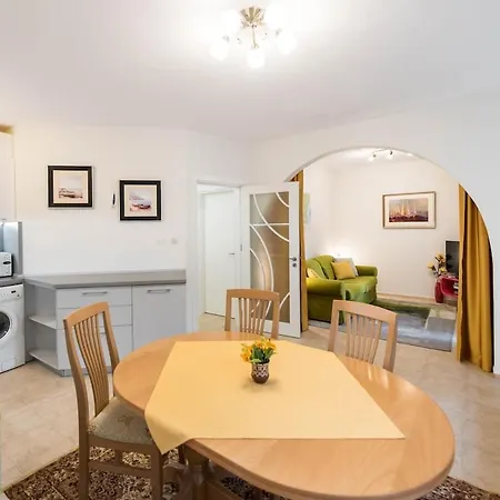 Spacious 1 Bedroom Near Sevastopol * Varna