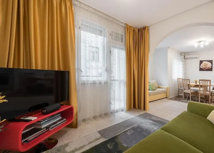 Calm Space In Center דירה וארנה