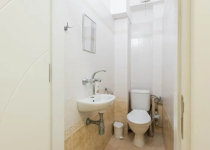 Calm Space In Center דירה וארנה