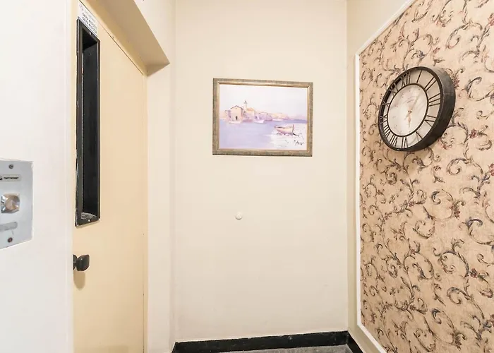 Calm Space In Center וארנה