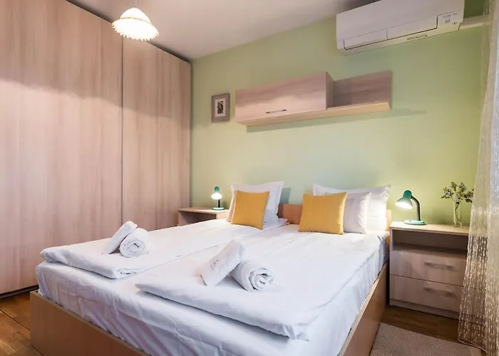 Calm Space In Center Apartment Varna