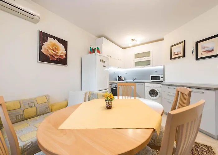 Calm Space In Center דירה וארנה